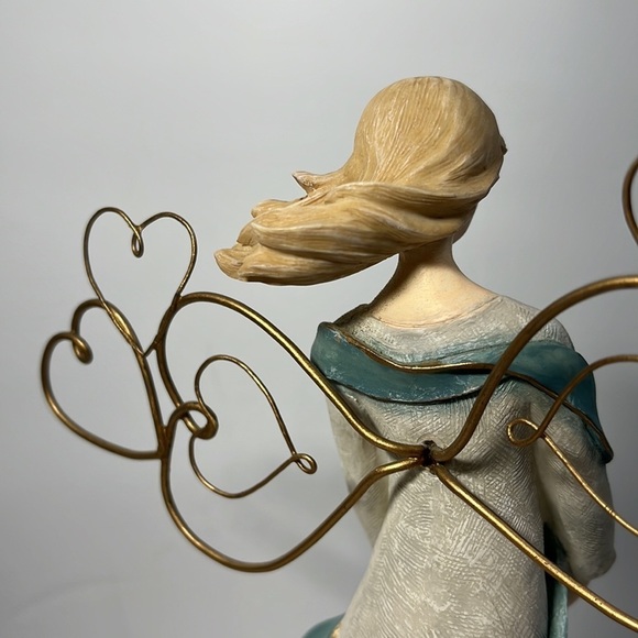 Westland Florentine Angel Holding Heart by Matthew Danko Figurine 9” Wire Wings - Picture 12 of 12